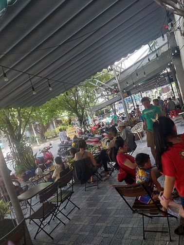 Cho thuê mặt bằng vị trí KD rất tốt. Mặt tiền đường số 23 Bình Phú, Q6