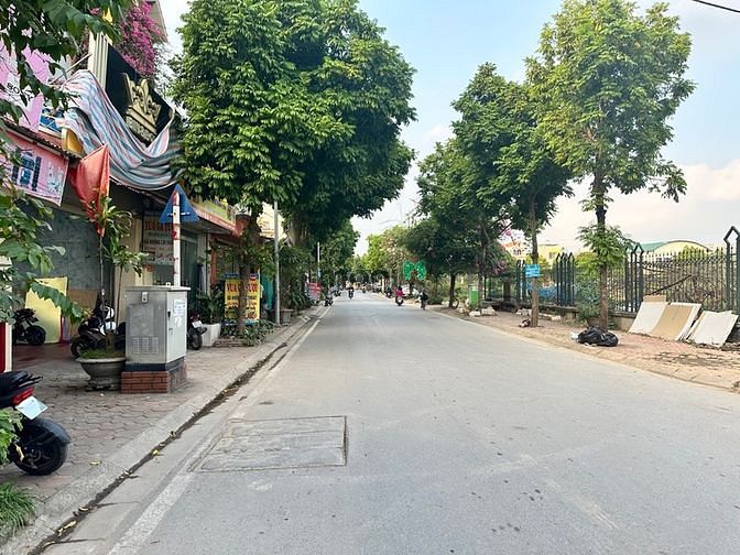 nhà 143m kinh doanh tại đường ĐÀO XUYÊN , ĐA TỐN,ngõ rộng,2 tầng x95m