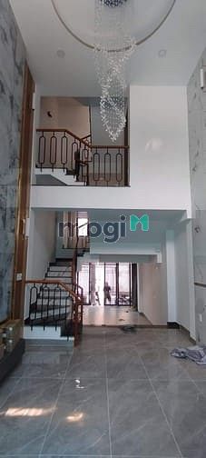 Nhà đẹp lô góc thủ đức, 2 mặt tiền, gần đh ngân hàng, giá rẻ như cho
