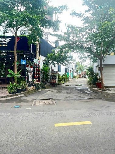 Bán đất đường Võ Văn Hát , Long Trường , Quận 9 - Hướng đông bắc