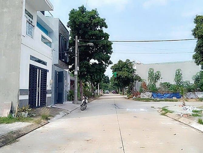 Nhỉnh 2 Tỷ Có  Nhà SHR 62M2-4M X 16M-Quận 9-Hẻm Xe Hơi-Không quy hoạch