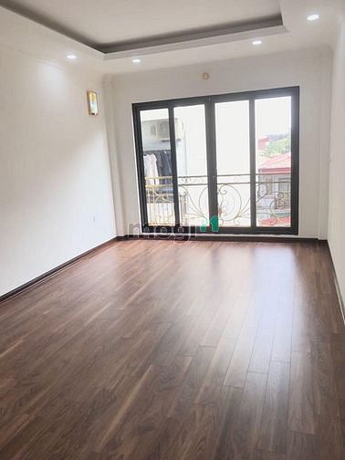 Nhà Pháo Đài Láng 5 tầng xây mới, sổ đỏ đủ 35m2 x 6 phòng ngủ 20m ô tô