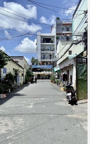 Bán nhà BHH Bình Tân hẻm 8m, 4m x 21m, 4 tầng chỉ 6.x tỷ thương lượng