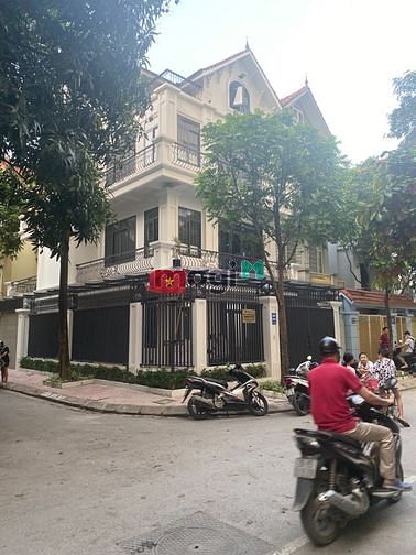 nhà Biệt thự sát Làng Việt Kiều Châu Âu. 100m 4t, lô góc ,20tr/th
