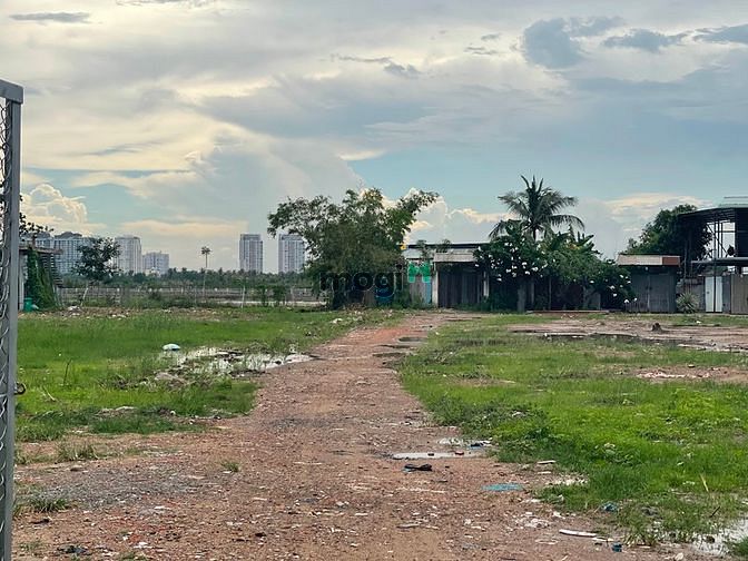 Cho thuê đất trống 10000m2 Xa Lộ Hà Nội Quận 2 gần cầu Rạch Chiếc