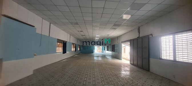 Cho thuê nhà xưởng đẹp 1000m2 tại mặt tiền đường Phan Văn Hớn, Hóc Môn