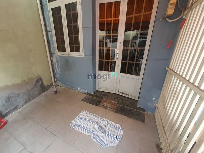 5tr/th- 1 lầu +sân + máy lạnh: Hẻm 78 Tôn Thất Thuyết,  Q4 - 091968609