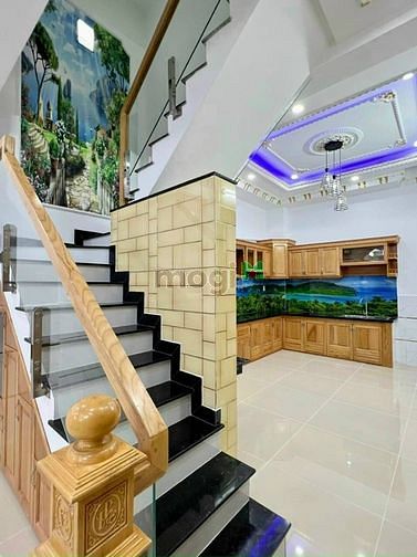 Nhà bán đường Gò Xoài: 4mx20m đúc 1 lửng 4 lầu. Giá: 5.9 tỷ