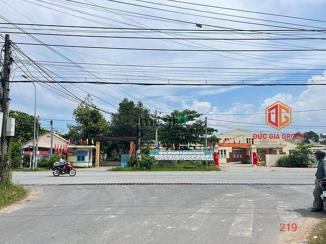 Bán gần 1000m2 Bình Hoà sau lưng cây xăng 35m mặt tiền 6,5 tỷ sổ riêng