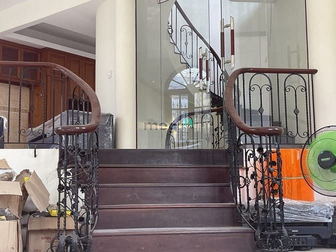 Cần Bán Gấp Căn Biệt Tự Cổ Tổng Diện Tích 306M2 Giá Chỉ 17 Đồng