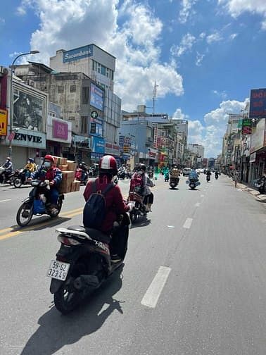 Bán tòa nhà Cao Thắng Phường 4, Quận 3, DT 7.5x18m 5 lầu, HĐT 200 tr/t