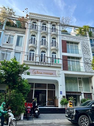 Nhà phố nội khu Hưng Gia 3, Phú Mỹ Hưng có thang máy đang cần bán