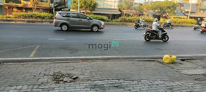 Căn góc hai mặt đường lớn 40m, Tân Thuận Tây Quận 7. kDBB tốt. 13 tỷ.