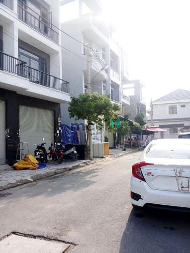 Bán nhà đường 11m - gần đại học nguyễn tất thành quận 12 - 67m2, 4