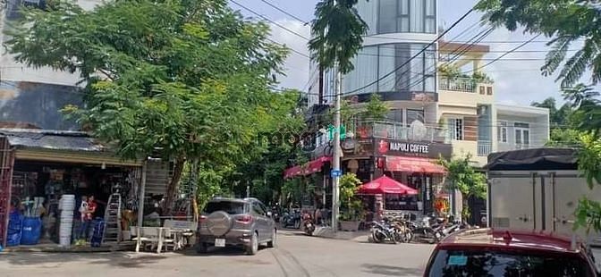 Bán Nhà Căn Góc ,Mặt Tiền Đường 8 Lò Lu .Giáp đông tăng long , Quận 9