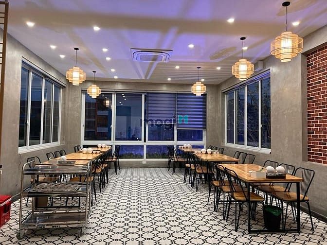 Mặt phố Hoàng Quốc Việt, kinh doanh tốt, vỉa hè 5m,2 thoáng.DT 75m2*6T