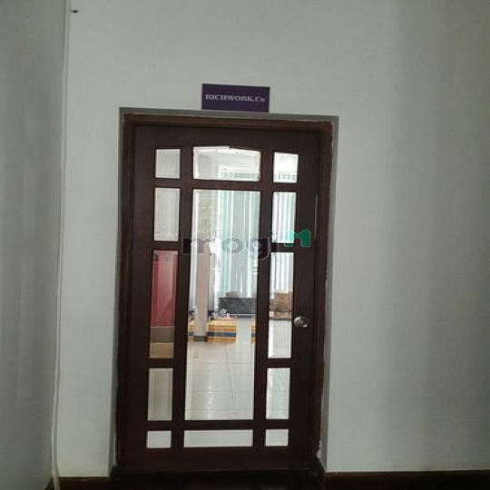 Cho thuê trệt lửng Hưng Gia đường lớn Phú Mỹ Hưng, làm văn phòng