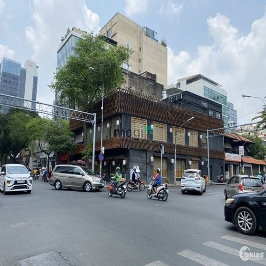 NGANG 18M - Cho Thuê Nhà Góc 2 MT Hai Bà Trưng, Quận 1, chỉ 110tr/th