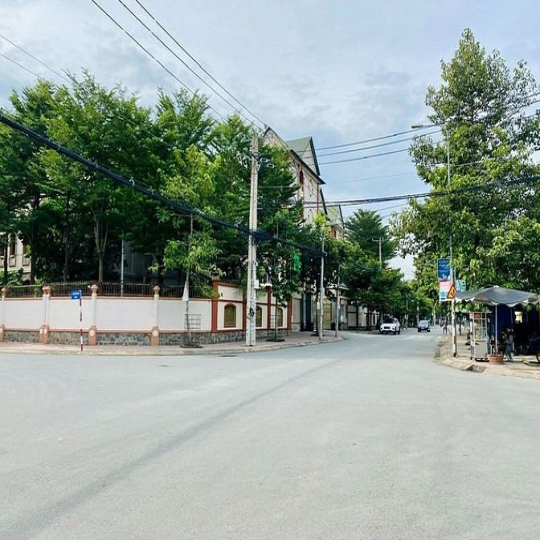 Bán gấp nhà 1 trệt 3 lầu ngay đường N4,khu dân cư Bửu Long, Biên Hòa