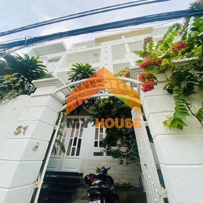 Khoan khoan đợi tí nhà Thảo Điền 3lầu 3PN siêu rẻ.