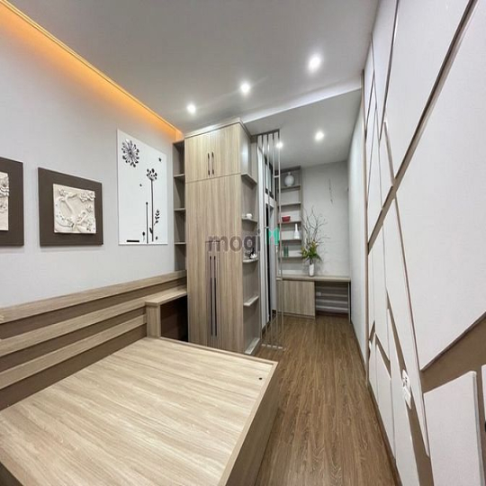 sát mặt phố Nguyễn_Văn_Cừ, dt 65m, giá chỉ 120tr/m, tiện ích ngập tràn