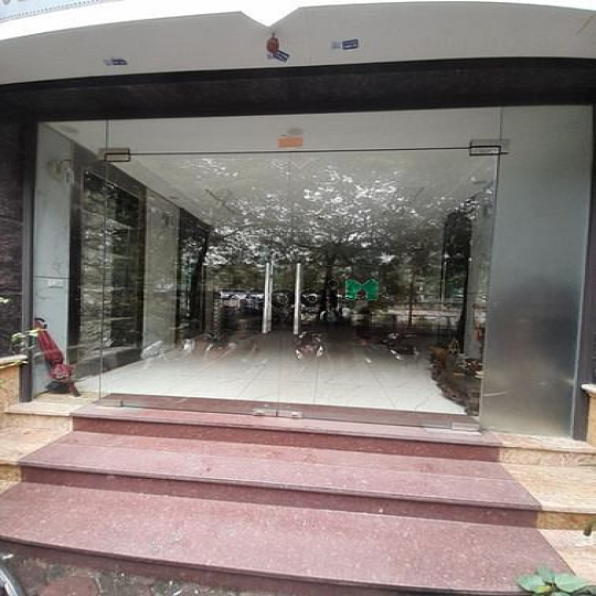 Cho thuê mặt bằng kinh doanh và văn phòng tại Nguyễn Khang 115m2/sàn