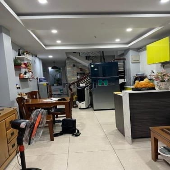 Bán nhà 5 tầng 4.2x16m sát mặt tiền đường TTT Q4 giá chỉ 6 tỷ nhỏ.