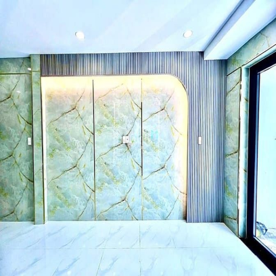 Nhà đẹp ở ngay 33m2, 2 Tầng, Hẻm xe hơi thông, Sát Aeon Mall.