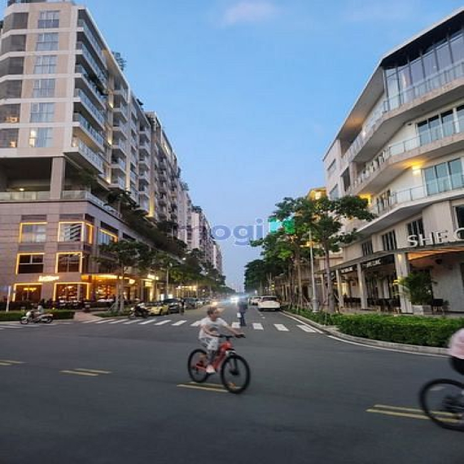 Duy Nhất - Hai Căn Thông Vị Trí Đẹp Nhất Ở Văn Phòng Sala Quận 2.