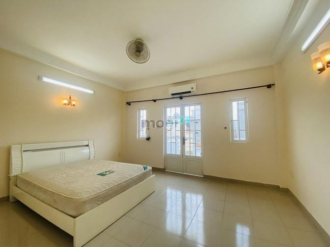 Biệt Thự Gần Cao Đức Lân Hầm 3 lầu Giá 50 triệu/Tháng