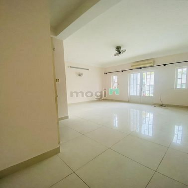 Biệt Thự Gần Cao Đức Lân Hầm 3 lầu Giá 50 triệu/Tháng
