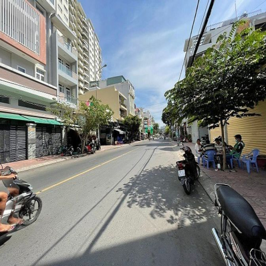 Nhà BTCT 4 tầng mặt tiền Trần Văn Kiểu, 5PN – 6WC, gần siêu thị Metro
