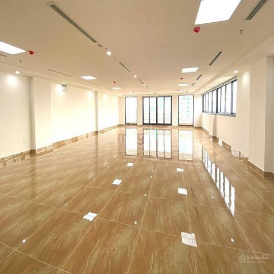Cho thuê VĂN PHÒNG phố QUAN HOA, 190m2 x 9 tầng, Mặt tiền 10m