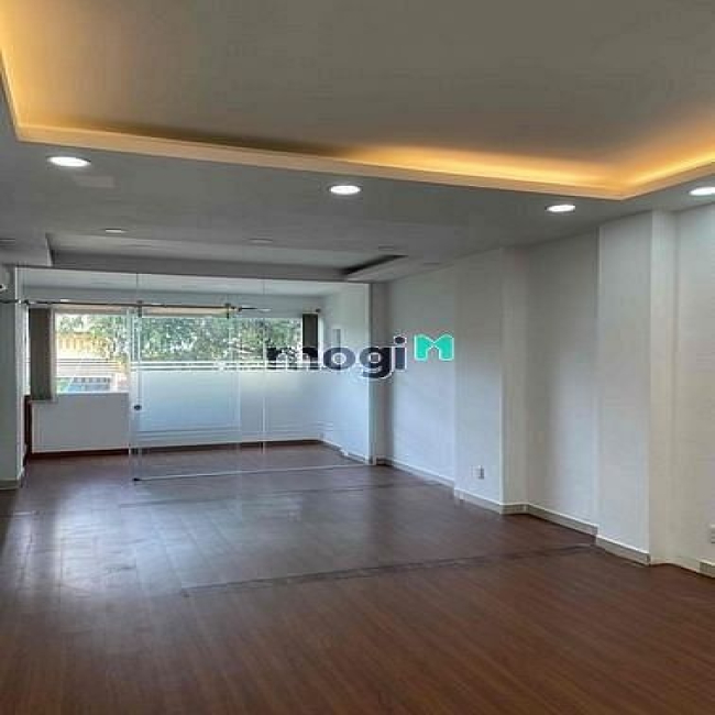 Cho thuê nhà MT Phạm Ngọc Thạch, Quận 3, hầm 8 tầng, PCCC, máy lạnh
