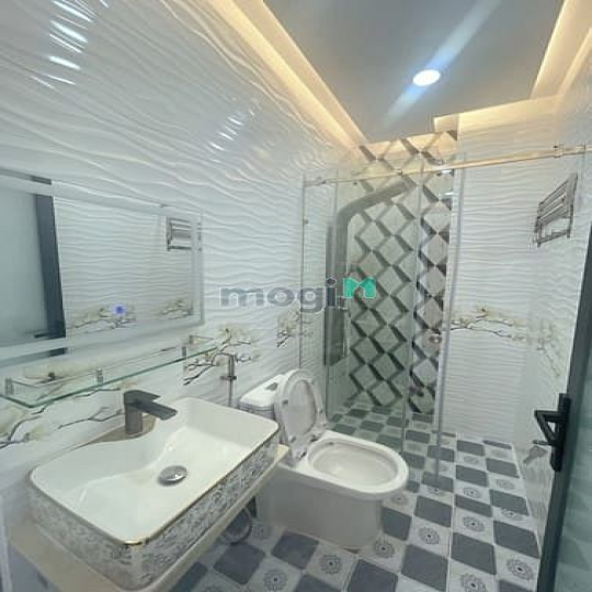 CHỈ HƠN 5 TỶ-NHÀ MỚI 6 TẦNG LỘNG LẪY- Đường nhựa XH tránh- Khu Gò Xoài