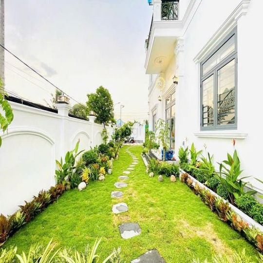 Biệt thự đường Tân Hiệp, Hóc Môn, căn góc 2 mặt tiền đường nhựa 12m