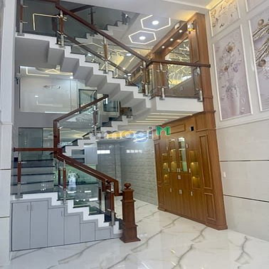CHỈ HƠN 5 TỶ-NHÀ MỚI 6 TẦNG LỘNG LẪY- Đường nhựa XH tránh- Khu Gò Xoài