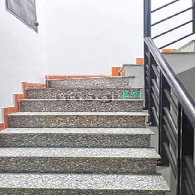 Nhà 2 Lầu Sân Thượng MẶT TIỀN ĐƯỜNG SỐ VĨNH HỘI ,F4. Q4.