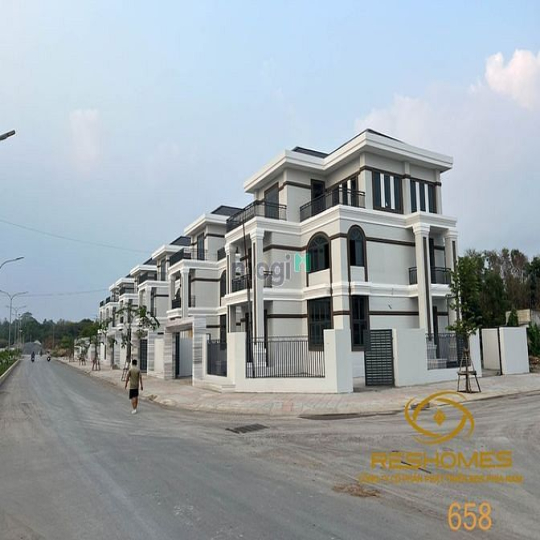 Biệt thự xây thô 1 trệt 2 lầu 200m2 khu dân cư Bửu Long 3 chỉ 9,45 tỷ