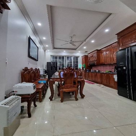 +NHÀ ĐẸP-BIỆT THỰ THU NHỎ-NỘI THẤT MÊ LI-nhà xây chực chất-sân để xe.