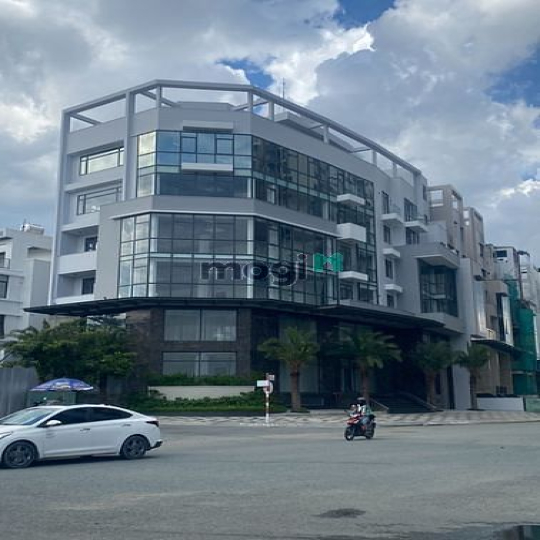 Cho thuê Tòa Nhà Văn Phòng Quận 2 18 x 20m Hầm 6Tầng 120tr