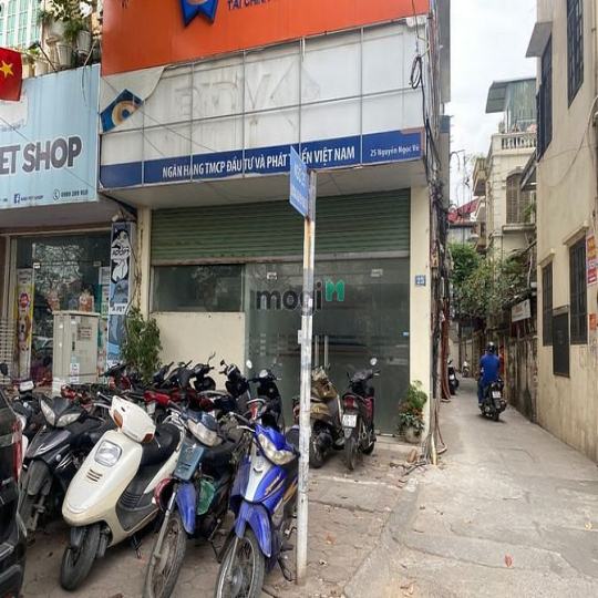 Cho thuê nhà LÔ GÓC phố NGUYỄN NGỌC VŨ, 65m2 x 3 tầng, Mặt tiền 7m