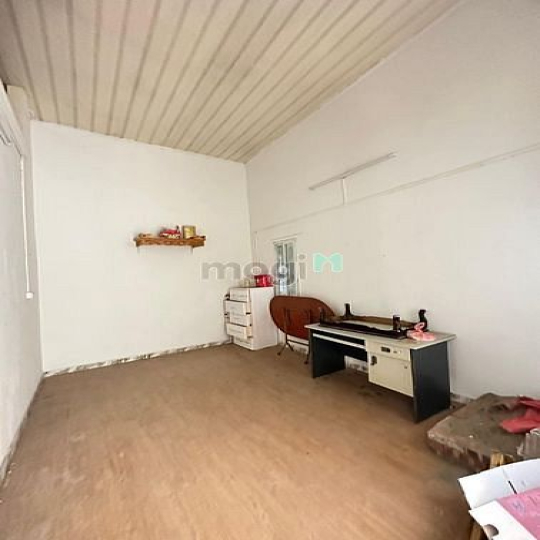 Bán đất tặng nhà C4 ngõ 42 Xuân Đỉnh. Giáp Xuân La 45m2. Giá 3.4 tỷ