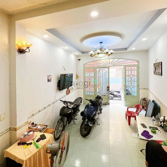 Diện Tích Khủng 40m2. Hẻm 4m. Ko bị QH. Cách Q1 2km. Tiện làm nhà trọ