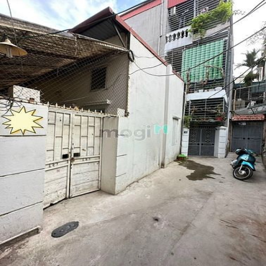 Bán đất tặng nhà C4 ngõ 42 Xuân Đỉnh. Giáp Xuân La 45m2. Giá 3.4 tỷ