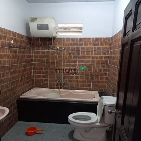 Cần cho thuê biệt thự có sân rộng 40tr/th đường số 59, Thảo Điền, Q2