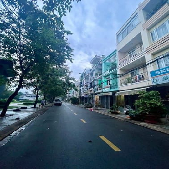 Mặt tiền Q6 ngay CV sát chợ 76m2 4x19 4 tầng hoàn công nhỉnh 8 tỷ TL