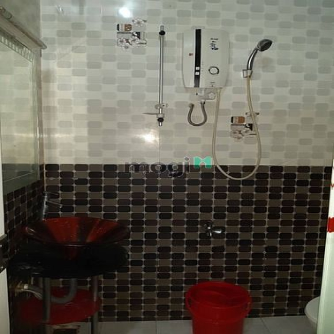 Ở ghép máy lạnh, tắm nước nóng: 350 Huỳnh tấn phát