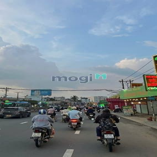 Bán Nhà 4 Tầng Gần Coopmart Bình Triệu – 7 Phòng Ngủ – Giá Chỉ 11.5 Tỷ