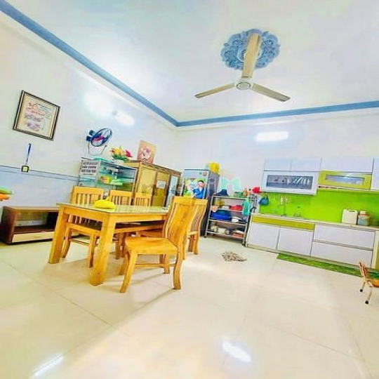 Bán Nhà 4 Tầng, 72m2, Ngang 5m, HxH Thông, Ngay Cạnh Eaon Tân Phú.